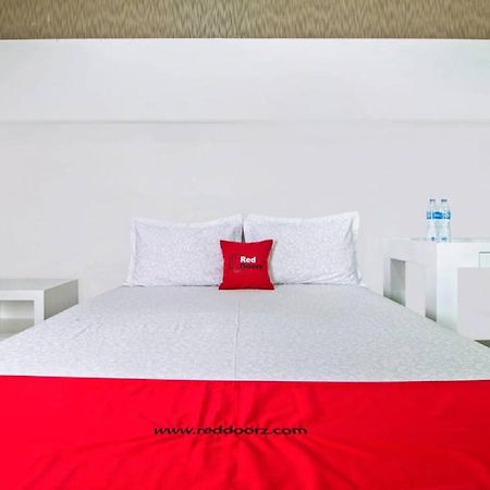 Hotel Reddoorz @ Pulomas Dżakarta Zewnętrze zdjęcie