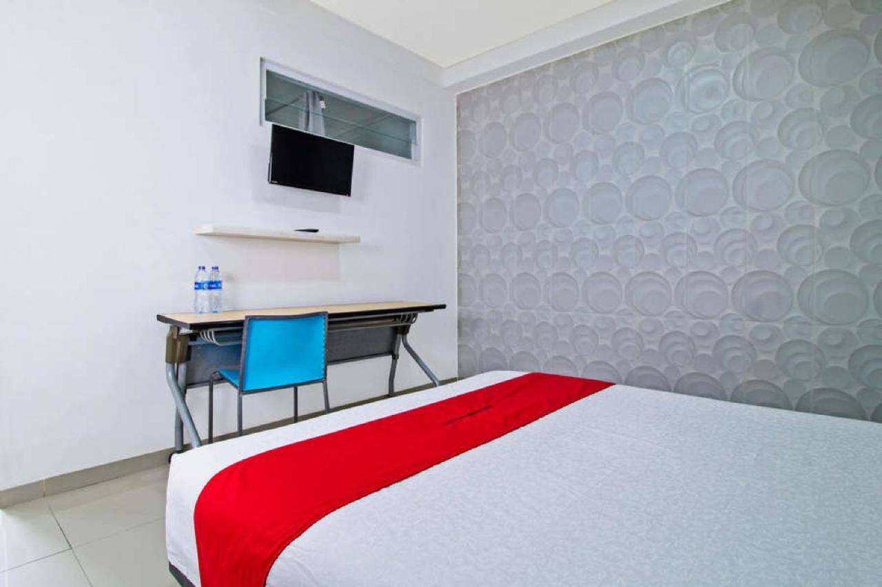 Hotel Reddoorz @ Pulomas Dżakarta Zewnętrze zdjęcie
