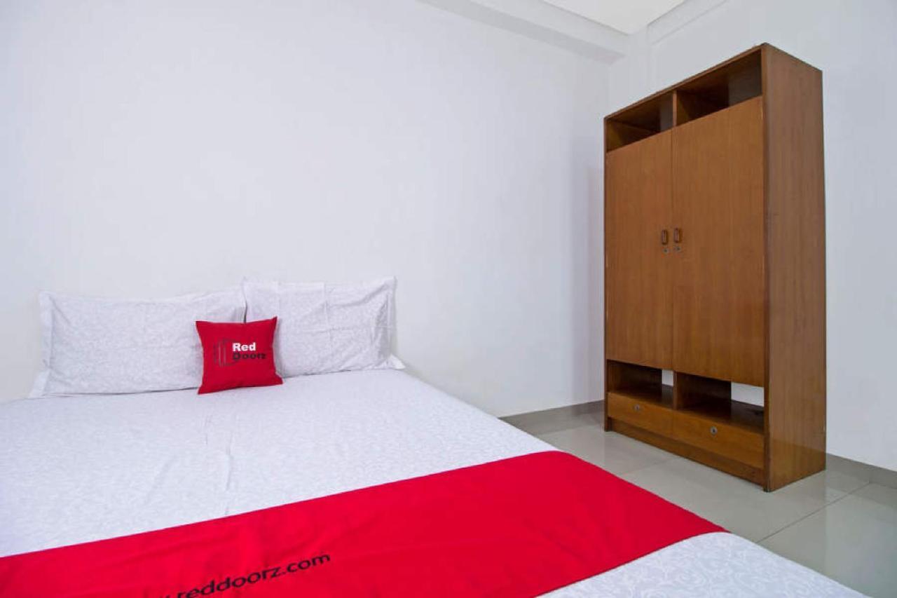 Hotel Reddoorz @ Pulomas Dżakarta Zewnętrze zdjęcie