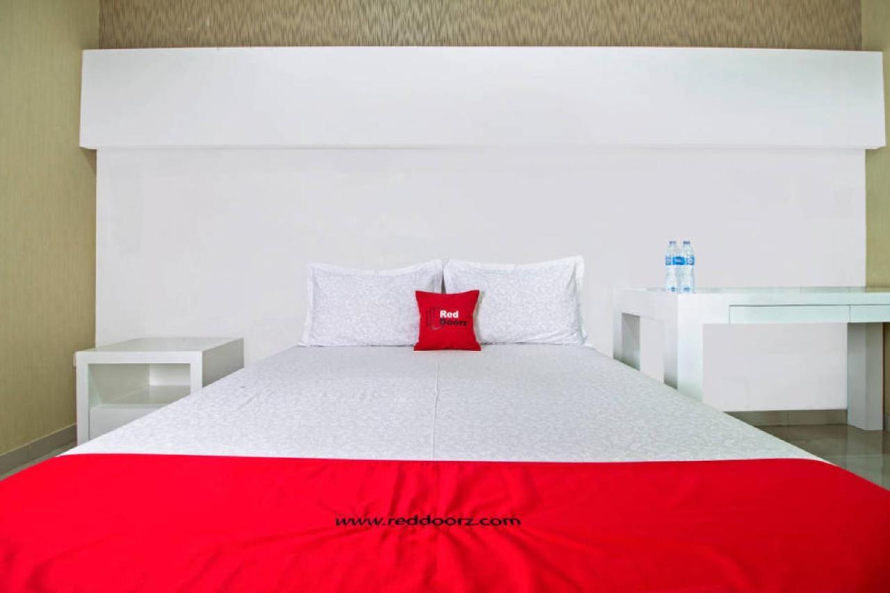 Hotel Reddoorz @ Pulomas Dżakarta Zewnętrze zdjęcie